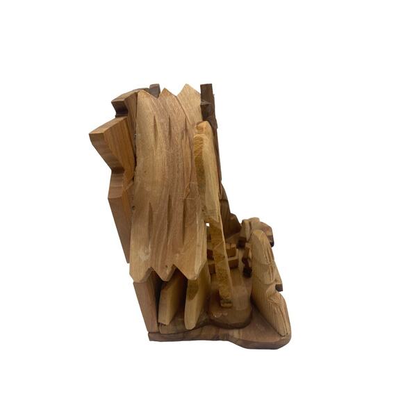 Bethlehem Natural Olive Wood Nativity Scene with Hand Carved Figures - Picture 6 of 12
